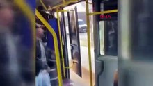 Özel halk otobüsünde satırlı dehşet kamerada