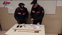 Loranzè (TO) - In auto con mazza di legno, frusta e 5 chili di cocaina: arrestato 65enne (12.12.25)