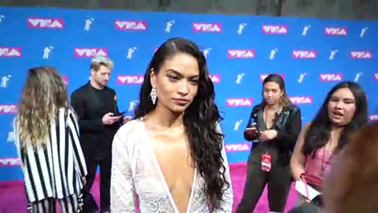 Irina Shayk Interview MTV VMAS 2018 EXCLUSIVE | Hollywoodlife