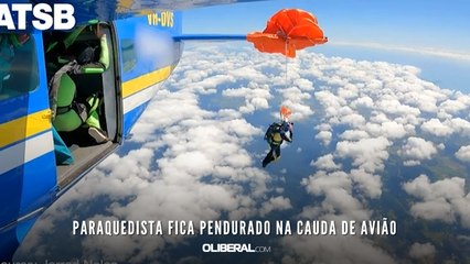 Paraquedista fica pendurado na cauda de avião