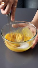 Bolo de nozes superfácil feito com apenas 4 ingredientes