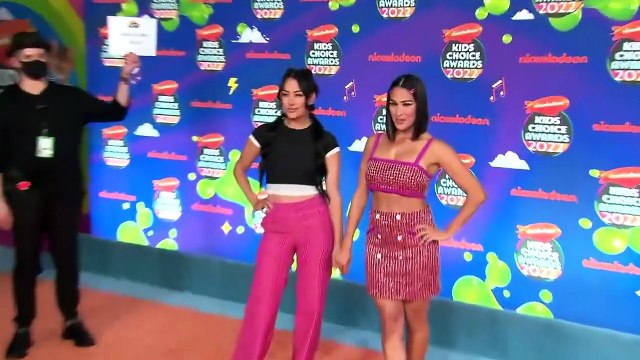 Nikki & Brie Bella Announce Wwe Exit & Reintroduce Themselves As The ‘Garcia Twins’