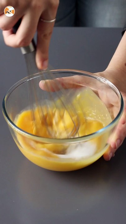 Torta di noci senza farina: ricetta facilissima con soli 4 ingredienti