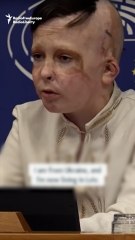 Una intérprete de la UE se emociona con el testimonio de un niño ucranio que sobrevivió a un bombardeo ruso