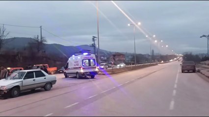 Otomobiller kafa kafaya çarpıştı: 1 yaralı