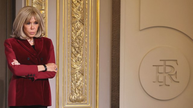 Quand Brigitte Macron se met les sales connes à dos