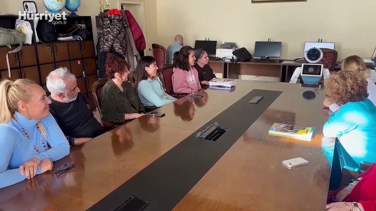 Edebiyat dersine girdi, sözlü yaptı… Tarihi lisede bir robot öğretmen