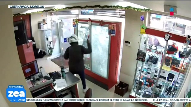 Sujetos armados roban violentamente casa de empeño en Cuernavaca