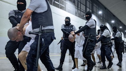 Colombo-venezolano denuncia torturas tras ser enviado desde EE. UU. a la megacárcel de El Salvador