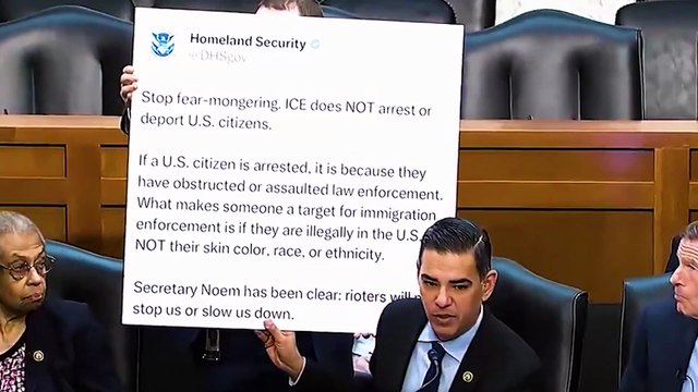 Los demócratas publican nuevas fotos de Epstein junto a Trump y otras figuras públicas