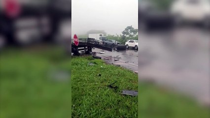 Motorista fica preso às ferragens em acidente na rodovia BR-369