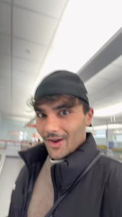 On goûte la nouvelle Galette Cookie de chez Picard 🥹Un mélange galette des rois + cookie... fallait que je teste ça ! MiamCœur noisette-cacao, cookie XXL et pâte feuilletée... je suis choqué 😱