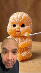 Un fruit qui mange des fruits ?  🤣 #humour #drole #satisfaisant #fun #funny