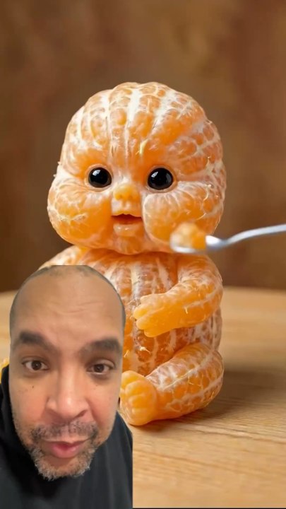 Un fruit qui mange des fruits ?  🤣 #humour #drole #satisfaisant #fun #funny