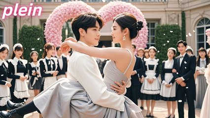 Elle va chercher l'alliance : il l'achète pour son premier amour ! Elle épouse un PDG qui la comble.