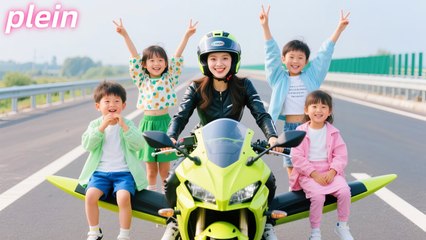 fille à moto a sauvé l'enfant d'un PDG, ignorant qu'il s'agissait de l'un de ses propres quadruplés.