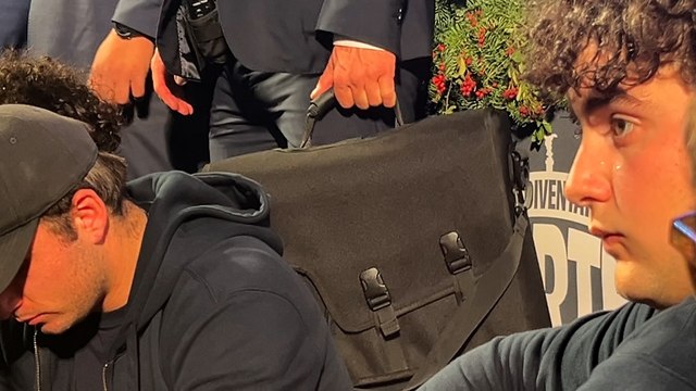 La valigetta «antiproiettile» della scorta di Abu Mazen ad Atreju