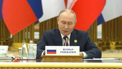 Vladimir Putin muted for 34 seconds as he gives major speech