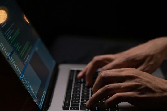 Great tips for avoiding scams when buying gift cards for the Holiday Season