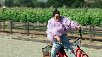 Kendall Jenner Falls Of Her Bike - KUWTK Recap