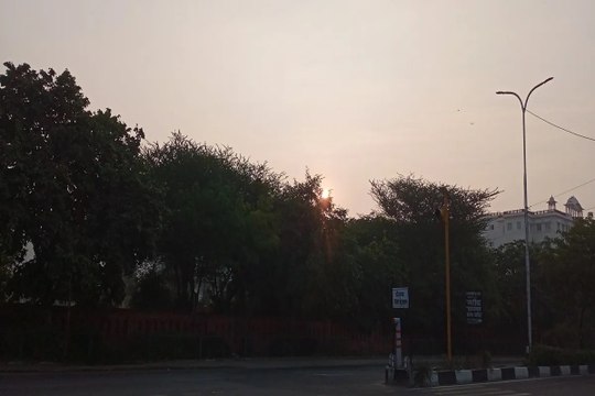 Rajasthan Weather : गुलाबी नगर में रात में बढ़ा सर्दी का जोर, दिन में धूप अच्छी लग रही
