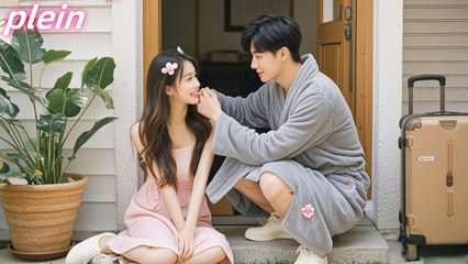 La grand-mère du PDG a adopté la pauvre fille et le PDG a été fasciné par elle dès qu'il l'a vue.