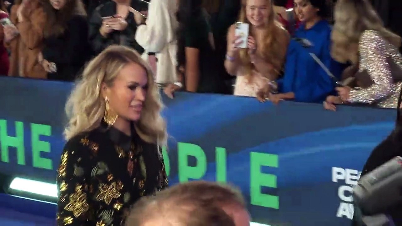 Kelly Clarkson Shuts Down Rumors Of ‘Beef’ With Carrie Underwood