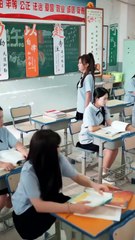 In the end, in order to improve Bai Yueguang's grades, he deliberately approached the good girl and let her indulge in love, and even the place in the postgraduate school was calculated by him, until she completely saw that she was a tool from beginning t