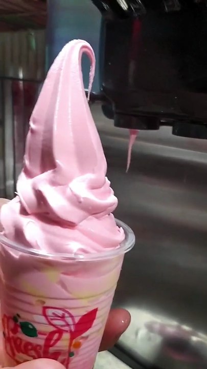 ice Cream lahanya #icecream #cake #chocolate #food #dessert #اكسبلور #recipe #streetfood