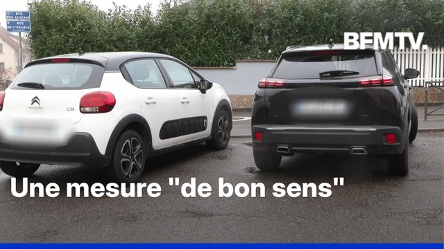 Dans une commune au nord de Strasbourg, avoir son moteur allumé près d'une école vous coûtera une amende de 135 euros