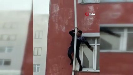 Sultangazi’de can pazarına dönen yangın: Panikleyerek camdan dışarı çıktı, binadan aşağı düştü