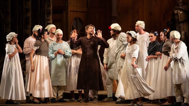 Aggiungi un posto a tavola, sold out la prima al Teatro Brancaccio con Giovanni Scifoni e Lorella Cuccarini