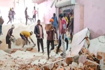 Video: कोल्ड स्टोरेज की दीवार ढही, दबकर 3 मजदूरों की मौत, 1 गंभीर, पहुंचे कलेक्टर व एसएसपी