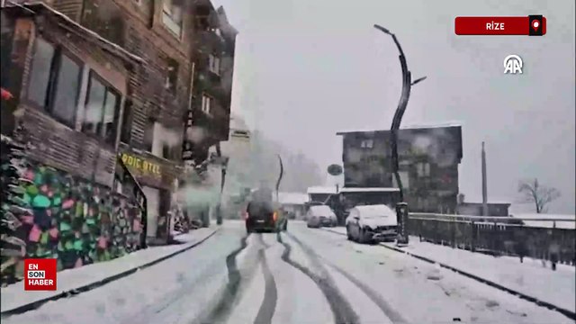 Rize'de Ayder Yaylası, kar yağışının ardından beyaza büründü