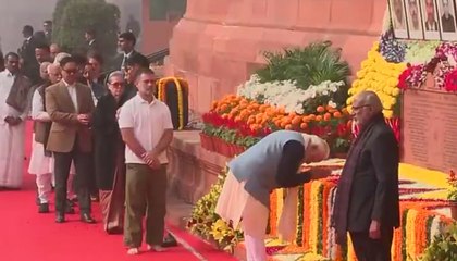 PM Modi, Rahul, Sonia and Others Pay Tribute to Martyrs of 2001 Parliament Attack
