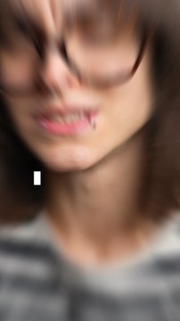 Tu penses beaucoup ? L’overthink, c’est quand ton cerveau refuse de se mettre en pause.Tu analyses tout, tu refais les conversations, tu imagines mille scénarios… et au final, tu t’épuises plus que tu n’avances.✨