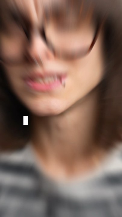 Tu penses beaucoup ? L’overthink, c’est quand ton cerveau refuse de se mettre en pause.Tu analyses tout, tu refais les conversations, tu imagines mille scénarios… et au final, tu t’épuises plus que tu n’avances.✨