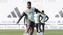 Mbappé entrena al ritmo de sus compañeros y estará contra el Alavés