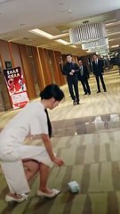 He let her run into her boyfriend come out with her own eyes, tearing her love dream to pieces, she collapsed in embarrassment, but he approached step by step in the dark, whispered to bewitch Song Qingnan compared to me, and he deserves to be #sweet pet