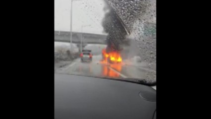 경기 광주서 차량화재로 전소...주변 도로 한때 정체 / YTN