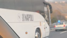 Napoli in partenza per Udine, il bus ha lasciato Castel Volturno: l'inseguimento