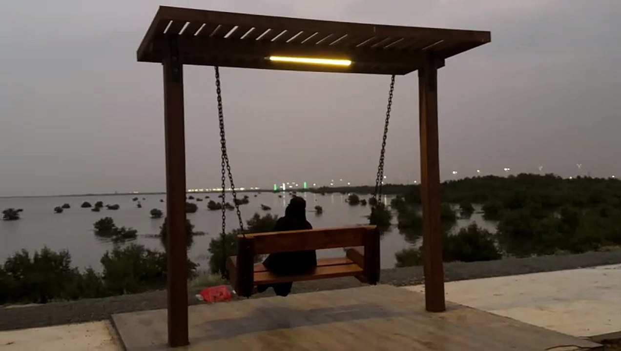 توافد كثيف على الممر المائي بالموسم يعكس جاذبية السياحة الطبيعية في جازان