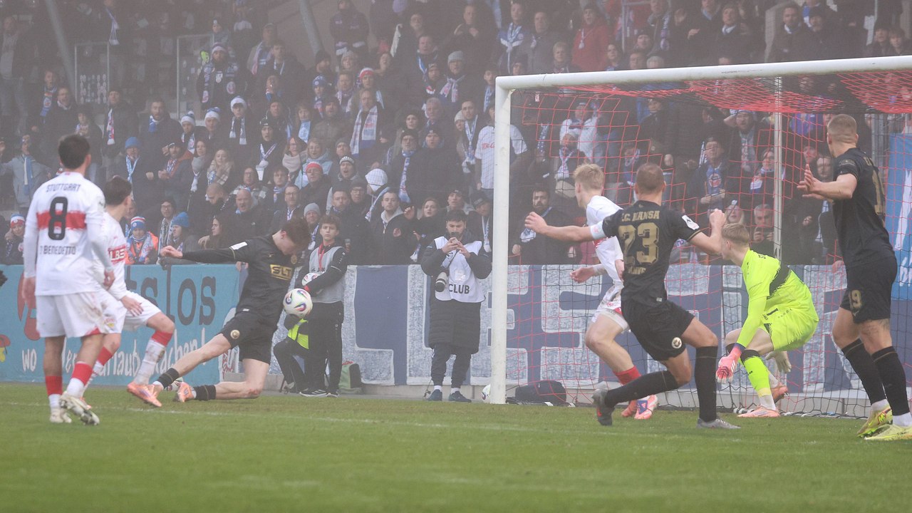 Mit der Hüfte über die Linie gedrückt: Rostock gewinnt beim VfB II