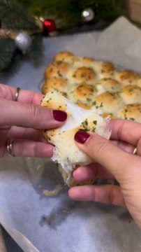 Jour 13 du calendrier de l’avent des recettes - Sapin de Noël en pizza bien cheesy 🧀