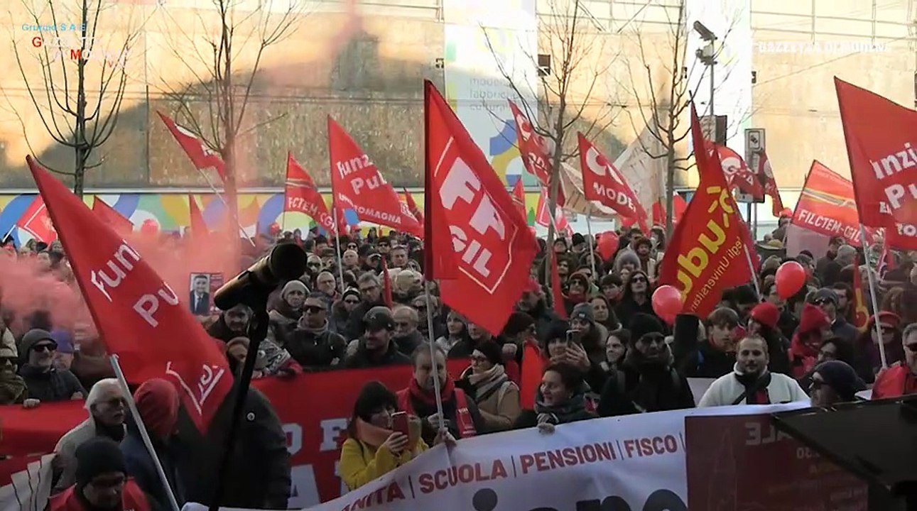 Sciopero generale Cgil, il corteo a Modena con oltre 5mila partecipanti