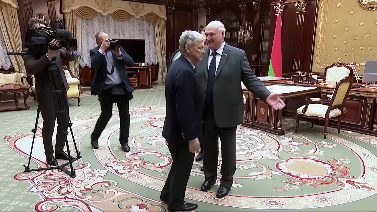 Bielorrusia indulta a premio Nobel de la Paz Ales Bialiatski junto a otros 122 presos políticos