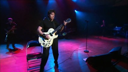 One Bourbon, One Scotch, One Beer - George Thorogood & The Destroyers (live)