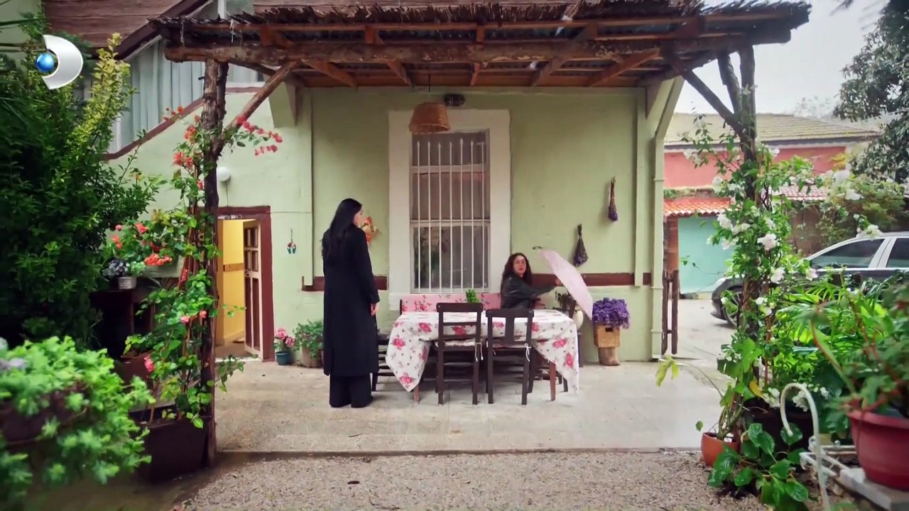 Ebru, ablasını kıskanıyor! Güller ve Günahlar 10 Bölüm