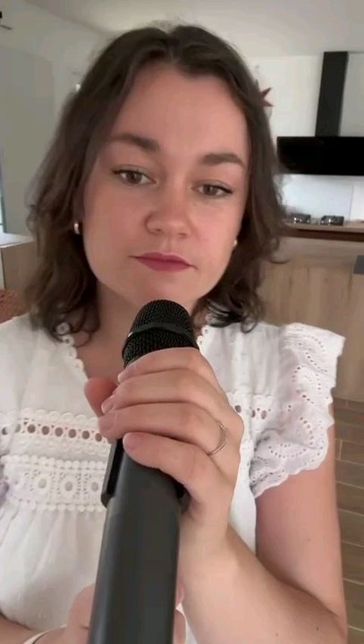 Mélanie G "Bravo tu as gagné " Version Clara Luciani