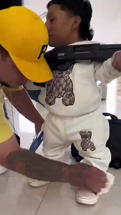 Pequeño patróncito 🤣🤣🤣
